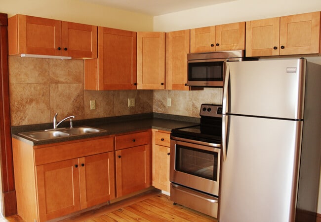 46 N Champlain St Unit 2