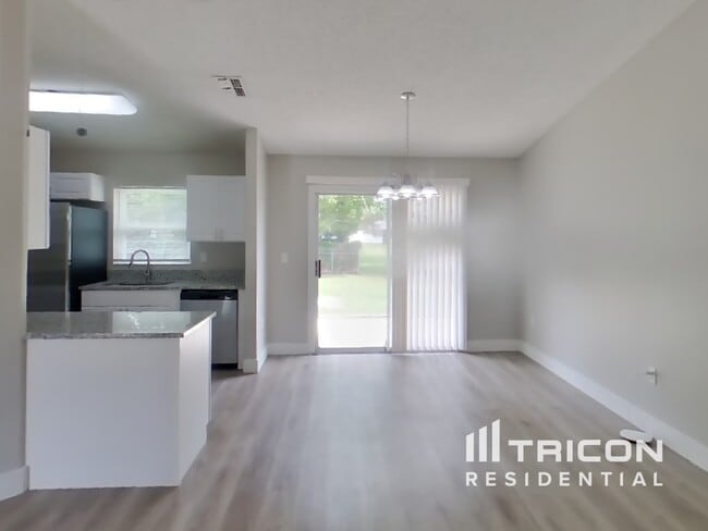 Photo - 6623 Freeport Dr