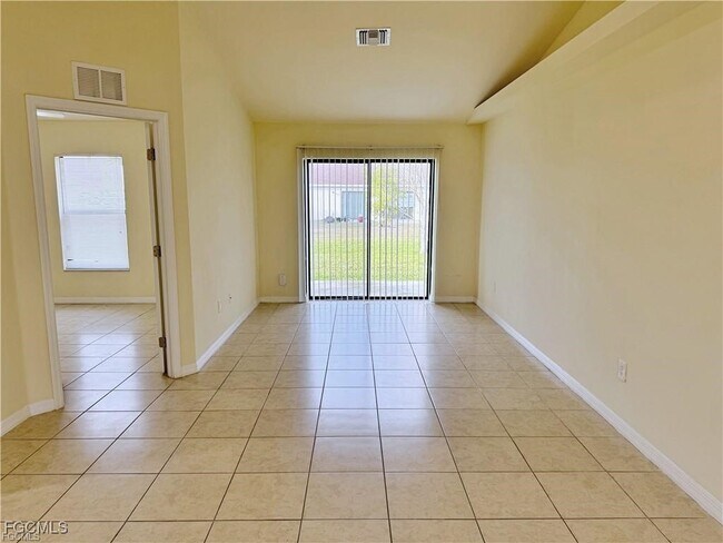 Photo - 103 SE 13th St