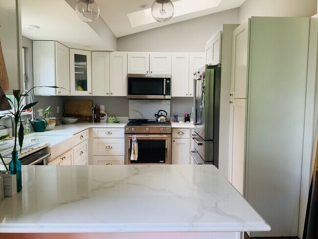 Photo - Executive Rental Fully Furnished PERFECT GETAWAY, MOUNTAIN RETREAT WITHIN TOWN!!