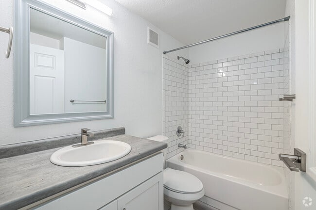 1BD, 1BA - 576SF - Actualizado