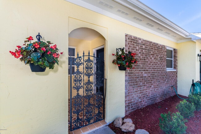 Photo - 136 Valencia Dr