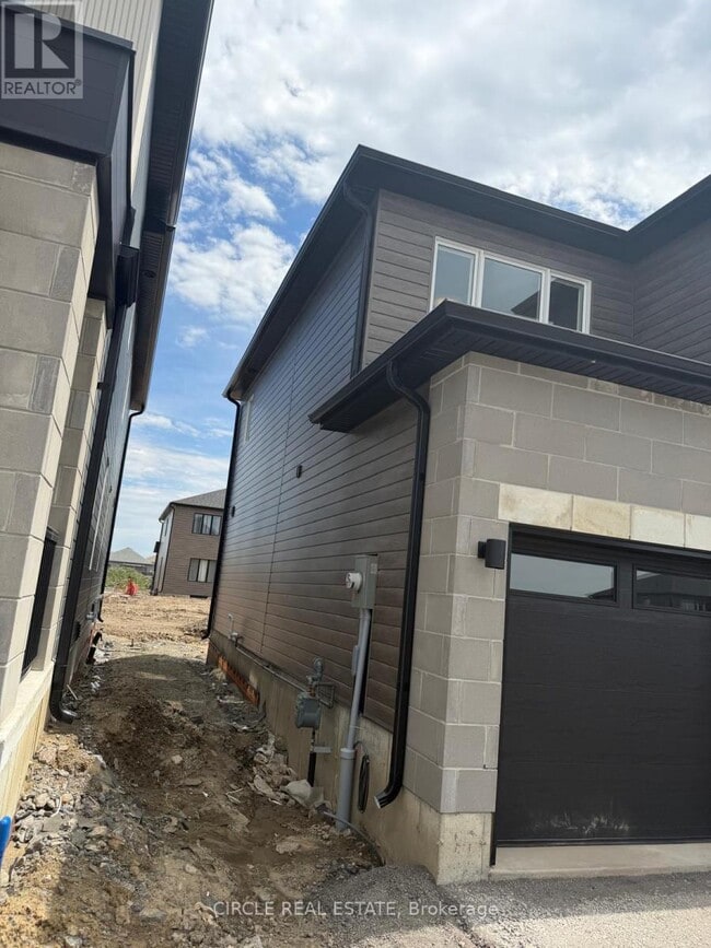 Photo - 64 Creighton Dr