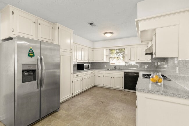 Photo - 9001 Friendship Rd