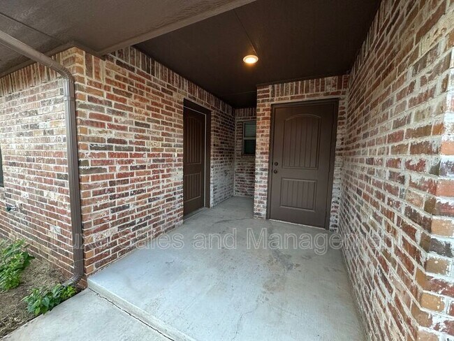 Photo - 412 Chalk Hill Ct