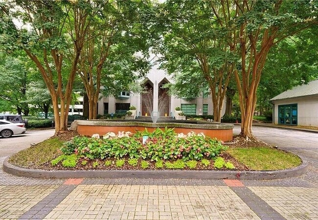 Entrada del edificio - 2870 Pharr Court South NW Unidad #2208