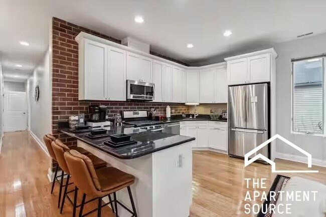 3935 S Wells St Unit 1