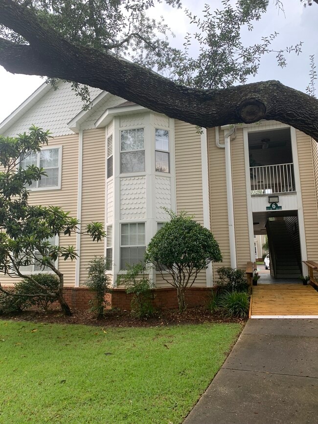 Building exterior (upper floor) - 1501 Partin Dr N Unit 222 Rental