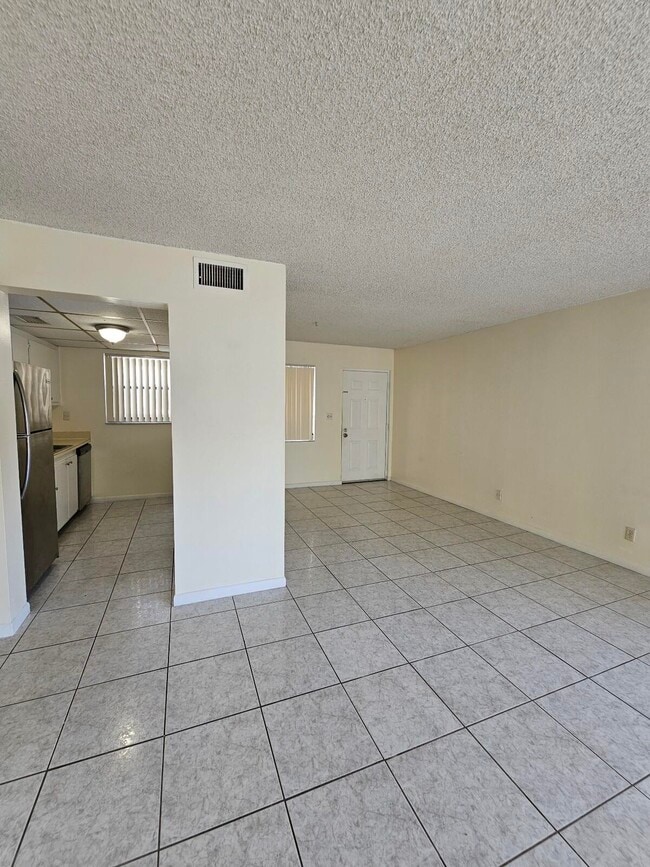 Photo - 1880 N Congress Ave Unidad 310