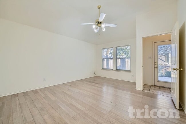 Photo - 5933 Sagebrush Trail