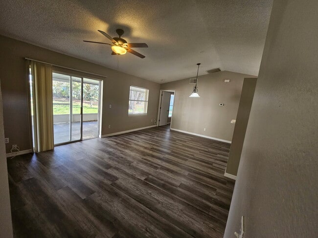 305 Miami Ln