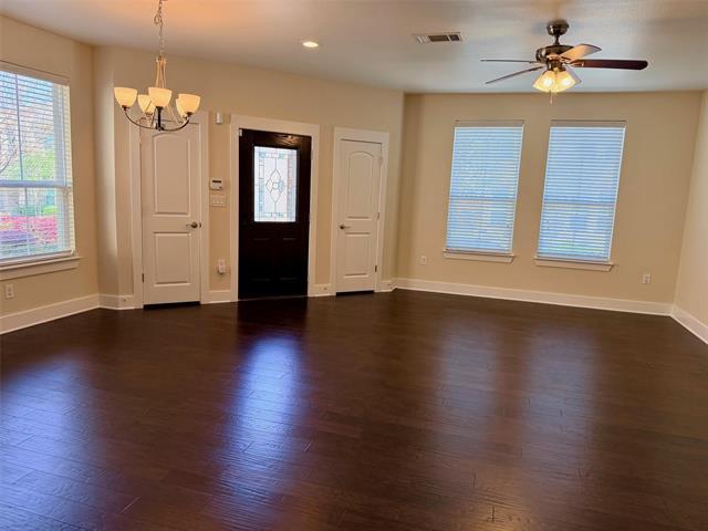 Photo - 210 Belleville Dr