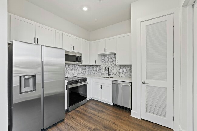 Photo - 850 TETBURY Lp Unit 850