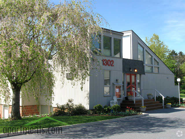 Spring Ridge Leasing Center