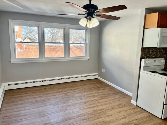 Photo - 4 Nesbit Ave Unit B3