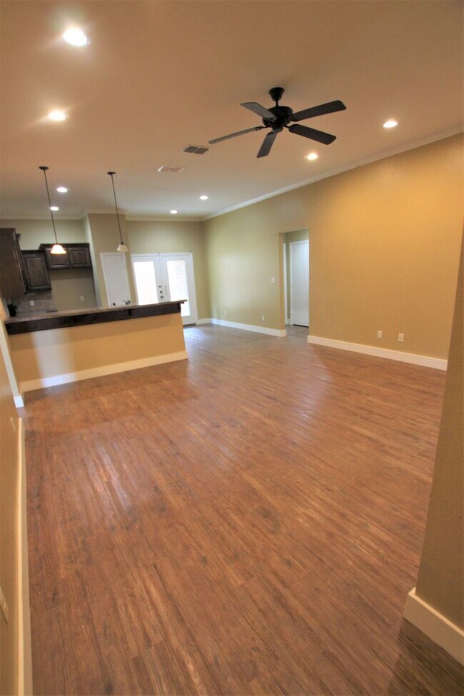 Photo - 3 Bedroom, 2 Bathroom Town Home in Tyler!