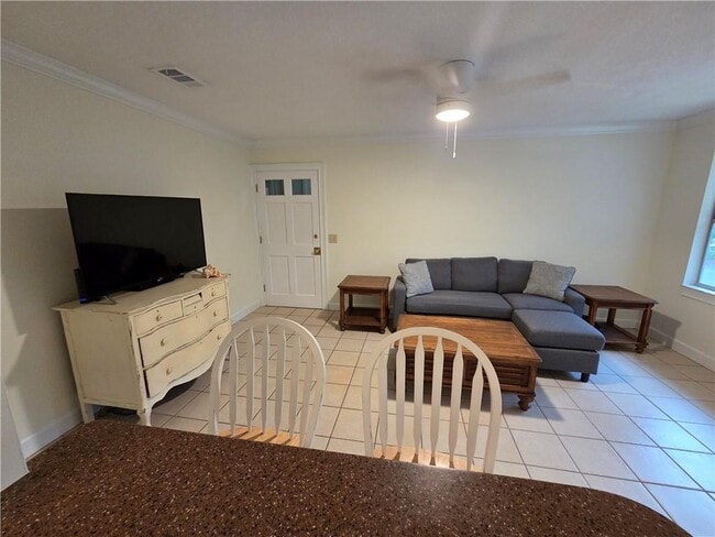 Photo - 800 Mallery St Unidad B 10