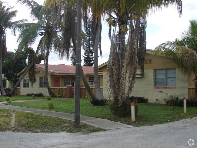 Photo - 2111 Roosevelt St