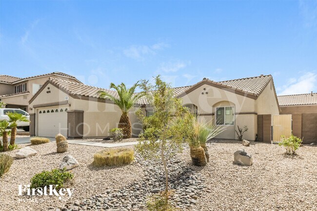 Photo - 1049 Silver Star St