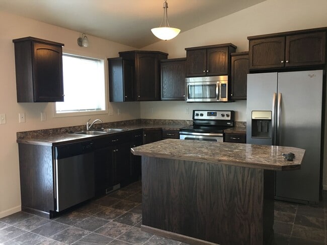 Photo - 3 Bed 2 Bath Twin Home