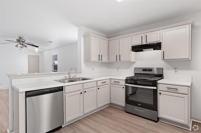 Building Photo - 16225 Hamilton Point Cir Rental