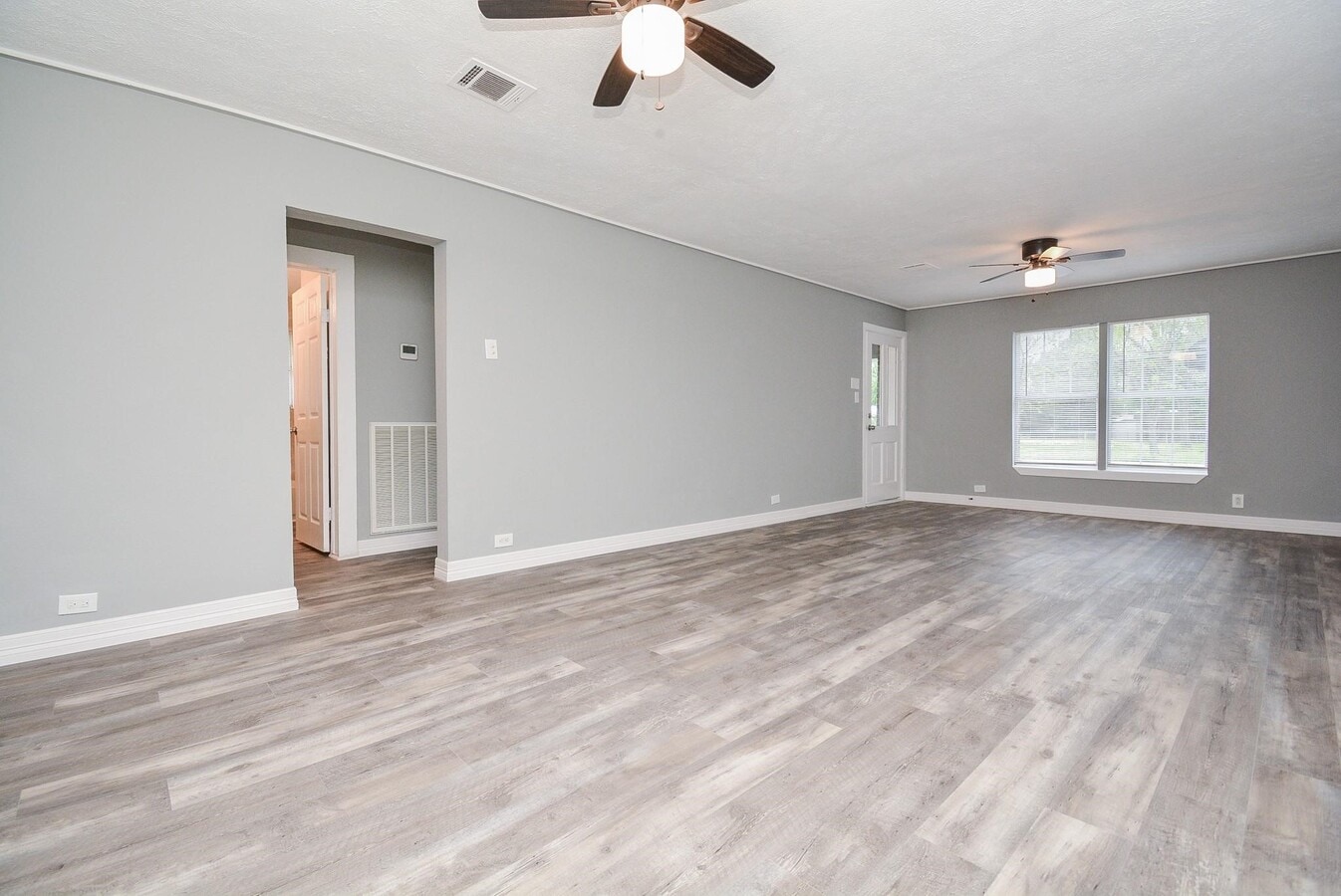 Photo - 14631 Renault St