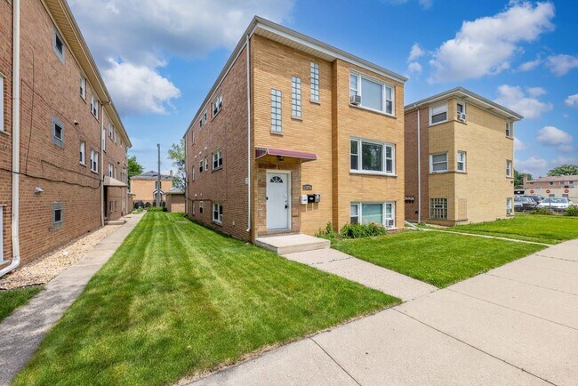 Photo - 8320 W Irving Park Rd Unit 2