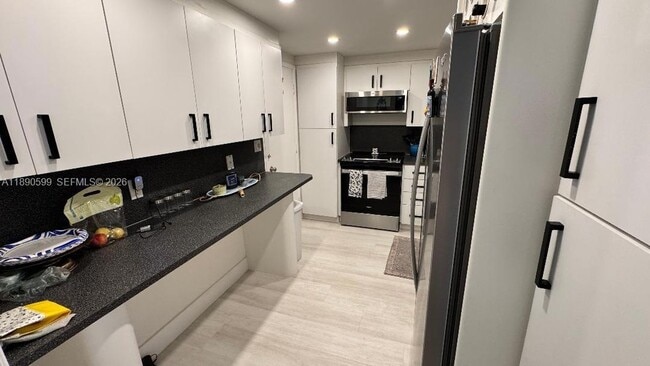 Photo - 5005 Collins Ave Unit 322