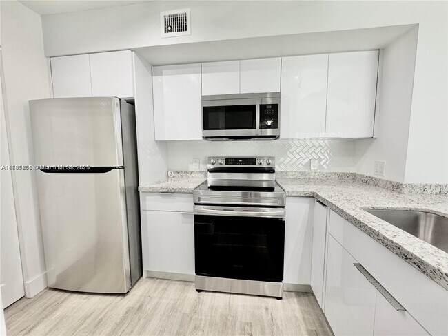 Photo - 677 SW 111th Ave Unit 303
