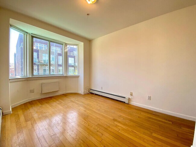 Building Photo - 4125 Kissena Blvd Unit 4B