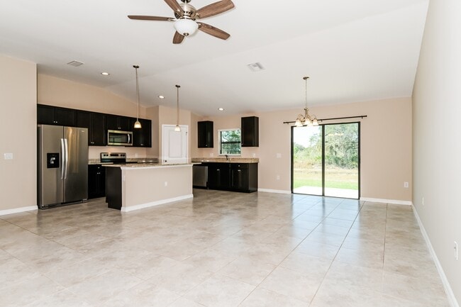 Photo - 3212 44th St W