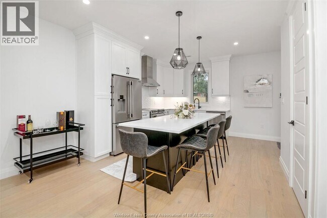 Photo - 1023 Walker Rd