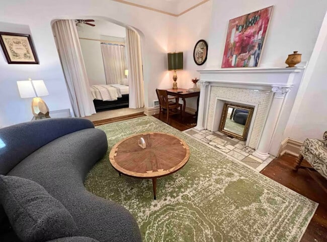 Building Photo - 822 N Euclid Ave