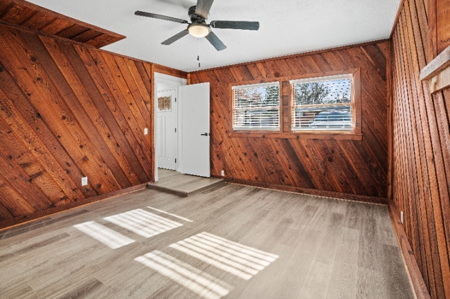 Photo - 513 Manor Dr