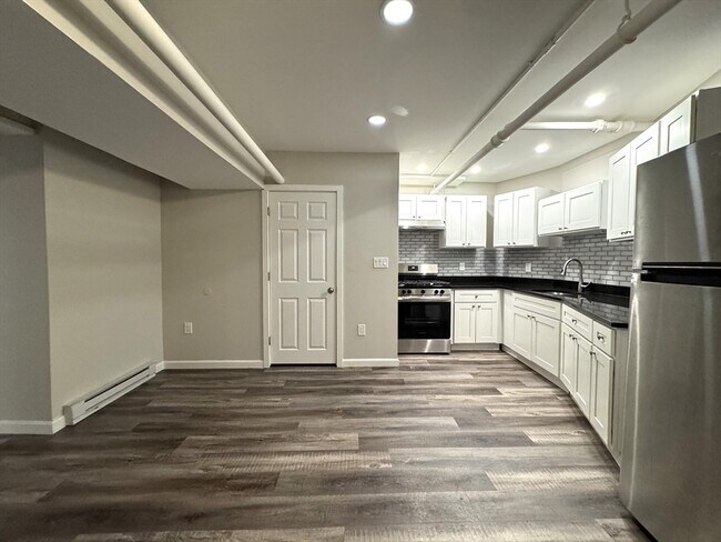 Building Photo - 331 Broadway Unit 2D