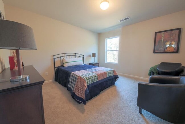 5036 Vine Ln