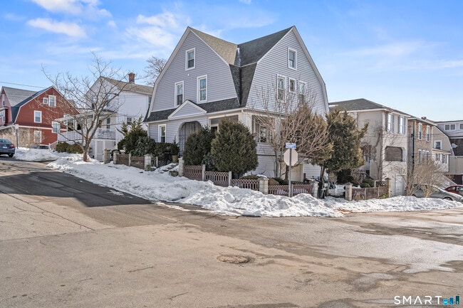 Building Photo - 94 Neptune Ave