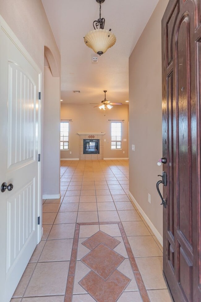 Photo - 3 bed 2 bath beautiful home!