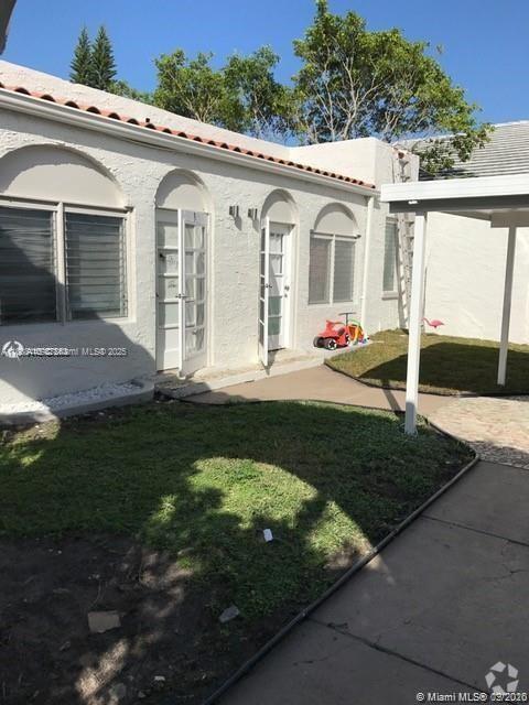 Building Photo - 8989 Byron Ave Unit 6 Rental