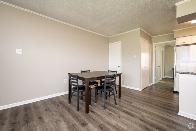 3BR, 1.5BA - 1,006SF - Dining Room