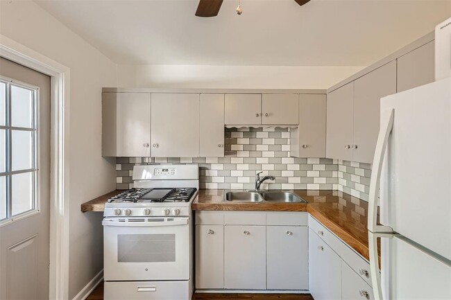 Photo - 1016 Chevy Chase Dr