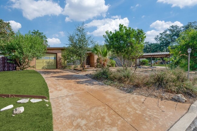 Building Photo - 2 Bed/2 Bath in Northeast Park Subdivision