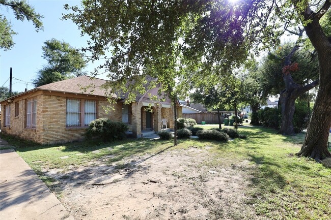 Photo - 1125 Usener St