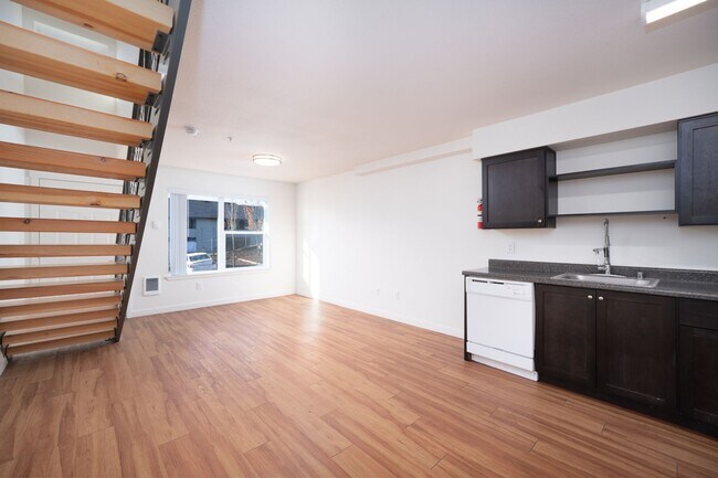 3 Bedroom 1.5 bath townhome!