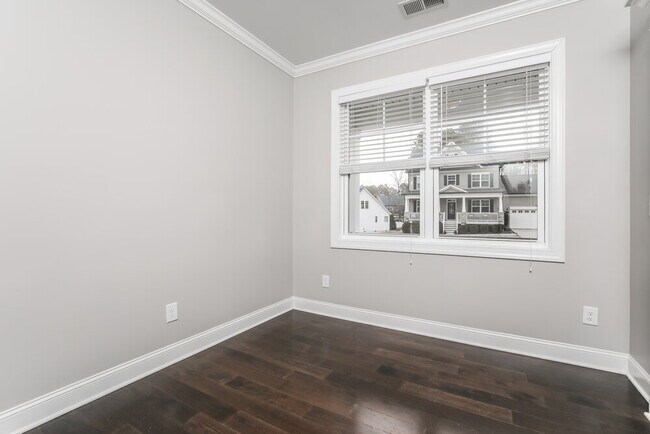 Photo - 190 Grey Hawk Dr