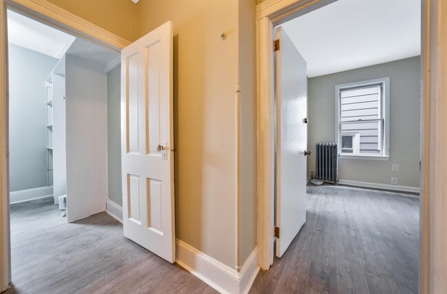 Photo - 98 W 30th St