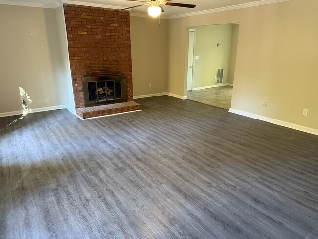 Photo - 888 Timbercrest Ct