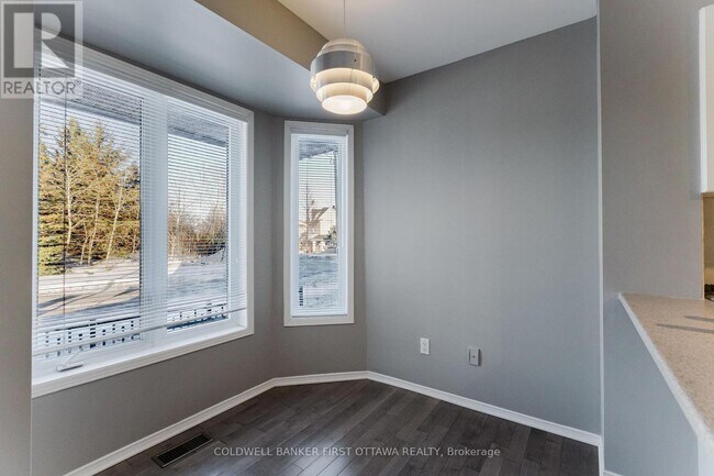 Photo - 292 Cresthaven Dr