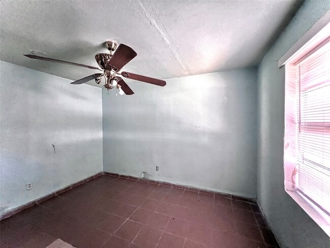 Building Photo - 1825 W Little York Rd Unit many