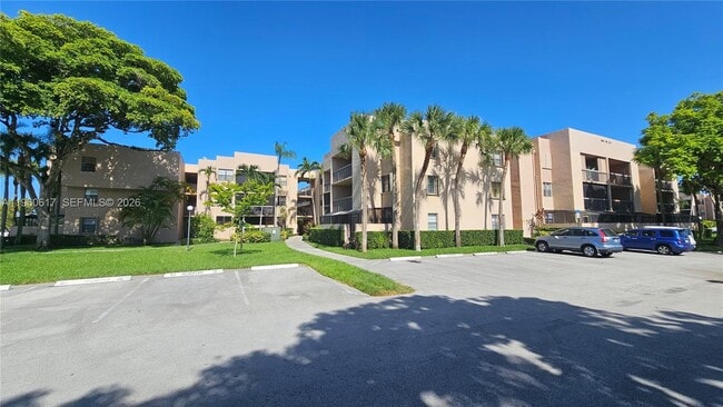Building Photo - 10425 SW 112th Ave Unit 219